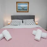 Luxury Jana *